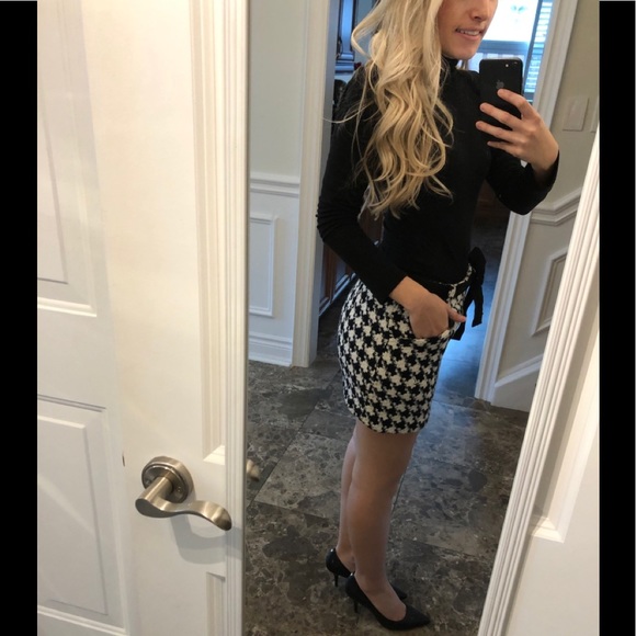 Houndstooth knit belted mini skirt - Picture 8 of 11